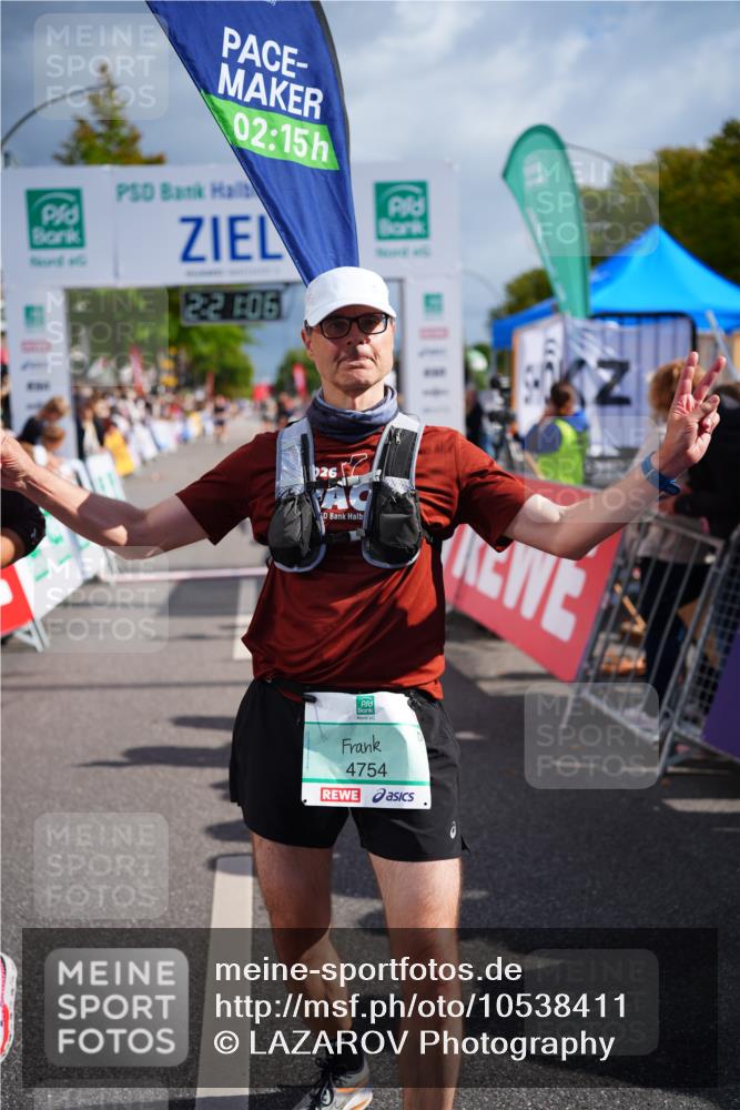 20.09.2026 - PSD Bank Halbmarathon LAZAROV Photography http://msf.ph/oto/10538411 20.09.2026 12:21:05 Ziel 3412, 4423 meine-sportfotos.de