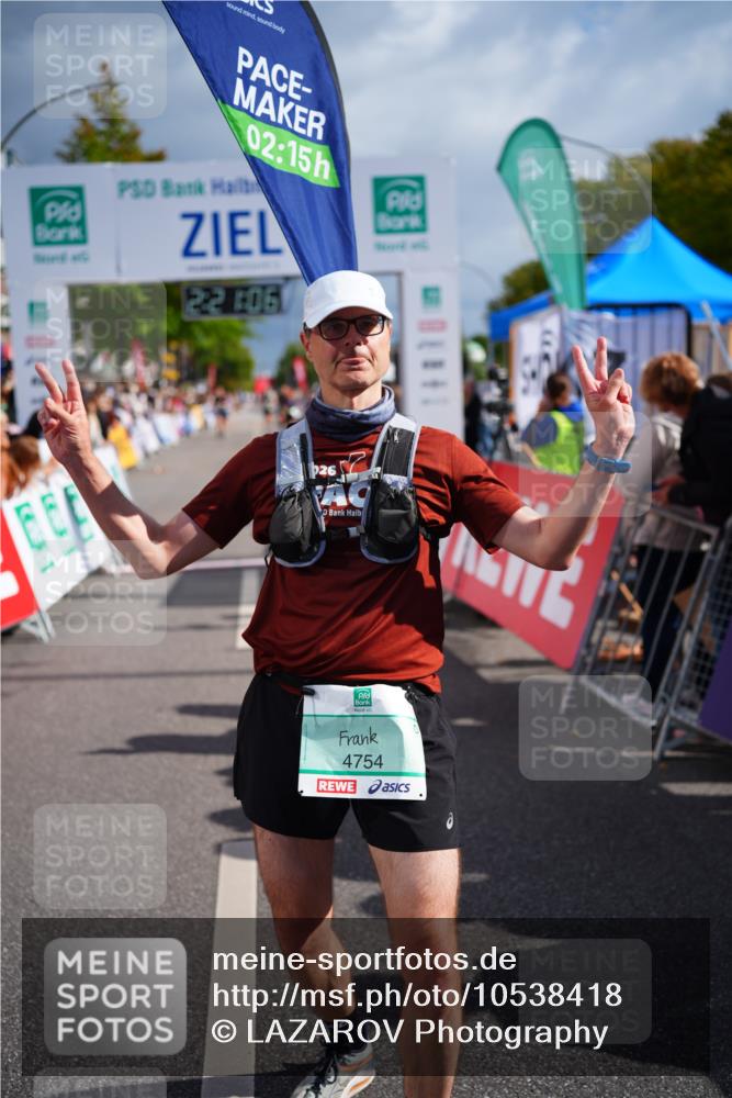 20.09.2026 - PSD Bank Halbmarathon LAZAROV Photography http://msf.ph/oto/10538418 20.09.2026 12:21:05 Ziel 3412, 4423 meine-sportfotos.de