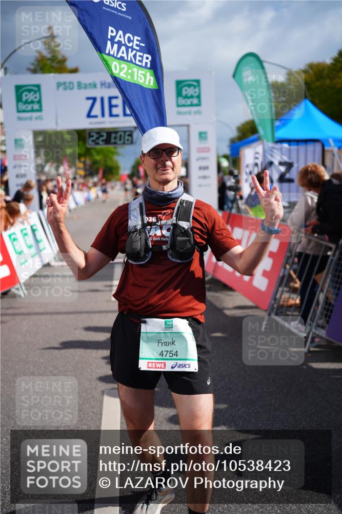20.09.2026 - PSD Bank Halbmarathon LAZAROV Photography http://msf.ph/oto/10538423 20.09.2026 12:21:06 Ziel 4423 meine-sportfotos.de