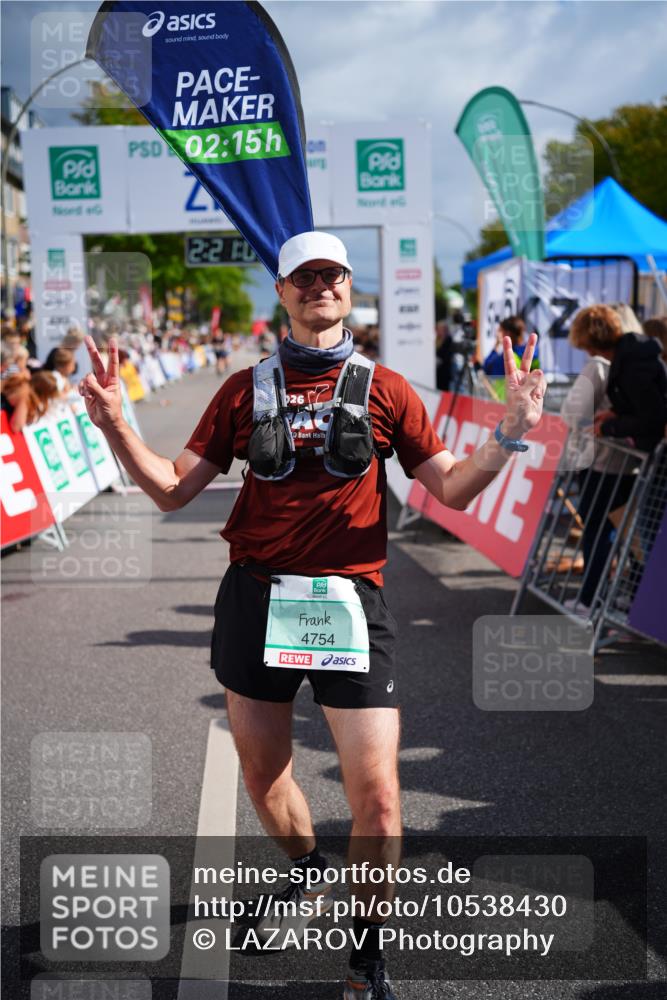 20.09.2026 - PSD Bank Halbmarathon LAZAROV Photography http://msf.ph/oto/10538430 20.09.2026 12:21:06 Ziel 4423 meine-sportfotos.de