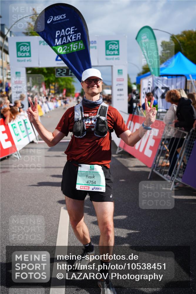 20.09.2026 - PSD Bank Halbmarathon LAZAROV Photography http://msf.ph/oto/10538451 20.09.2026 12:21:06 Ziel 4423 meine-sportfotos.de
