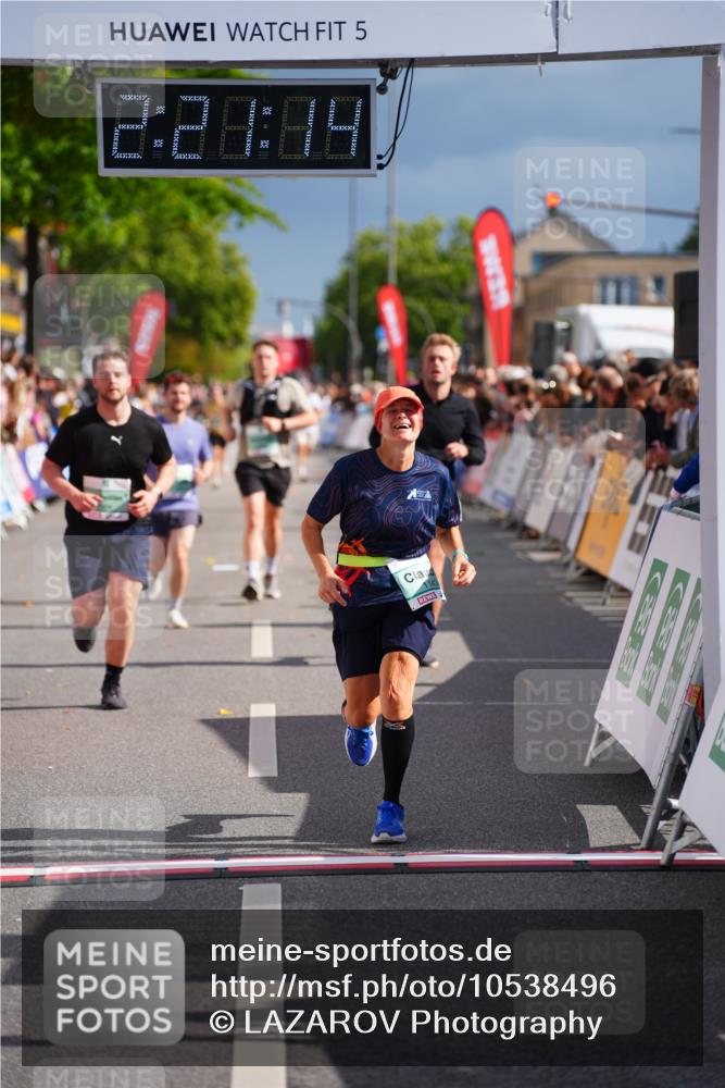 20.09.2026 - PSD Bank Halbmarathon LAZAROV Photography http://msf.ph/oto/10538496 20.09.2026 12:21:13 Ziel 1143, 1281, 2906, 2907 meine-sportfotos.de
