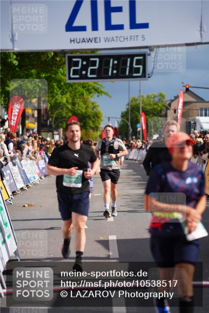 20.09.2026 - PSD Bank Halbmarathon LAZAROV Photography http://msf.ph/oto/10538517 20.09.2026 12:21:15 Ziel 1004, 1143, 1281, 2906, 2907 meine-sportfotos.de