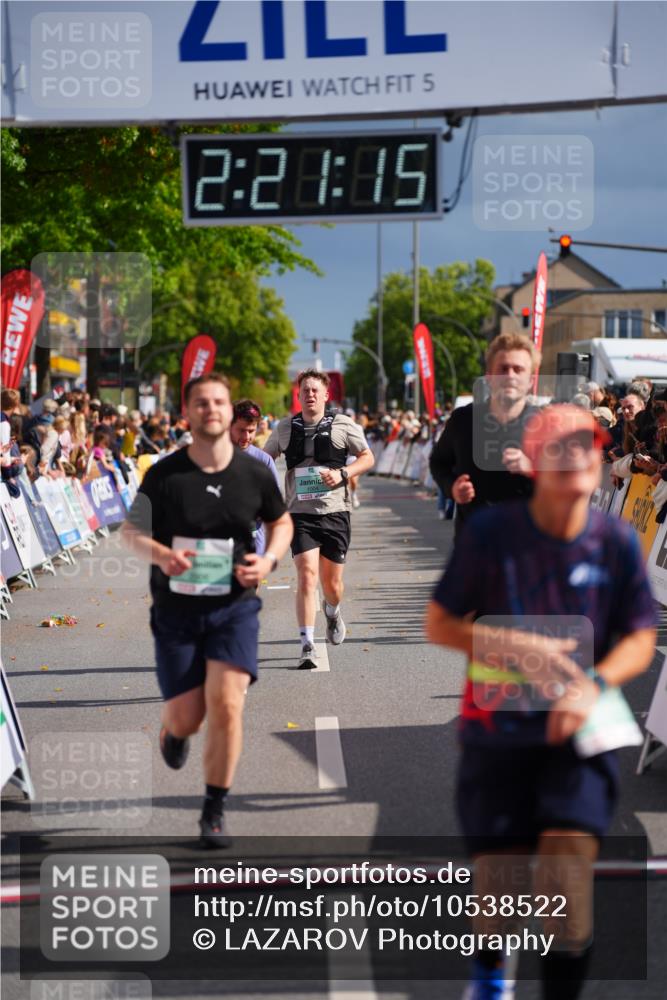 20.09.2026 - PSD Bank Halbmarathon LAZAROV Photography http://msf.ph/oto/10538522 20.09.2026 12:21:15 Ziel 1004, 1143, 1281, 2906, 2907 meine-sportfotos.de
