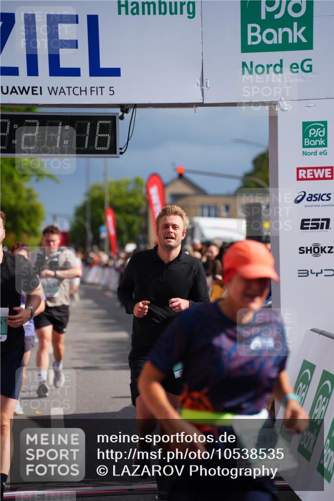 20.09.2026 - PSD Bank Halbmarathon LAZAROV Photography http://msf.ph/oto/10538535 20.09.2026 12:21:15 Ziel 1004, 1143, 1281, 2906, 2907 meine-sportfotos.de