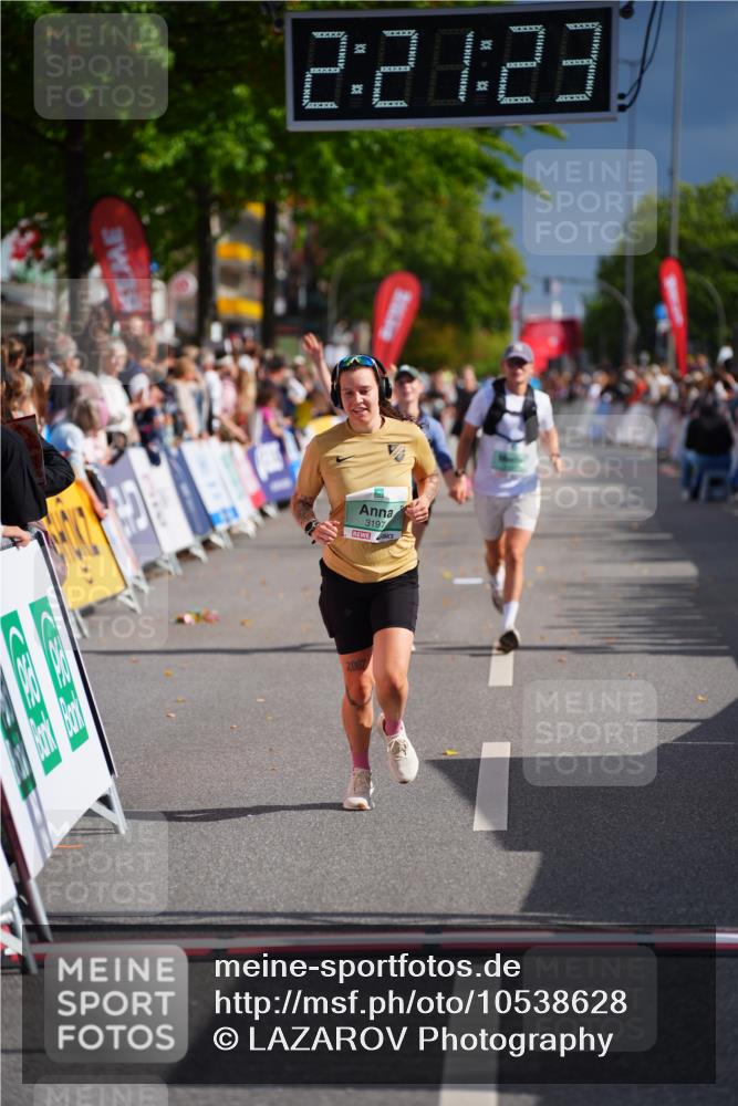 20.09.2026 - PSD Bank Halbmarathon LAZAROV Photography http://msf.ph/oto/10538628 20.09.2026 12:21:23 Ziel 1004, 1281, 1443, 2906, 2907, 3197, 3672 meine-sportfotos.de
