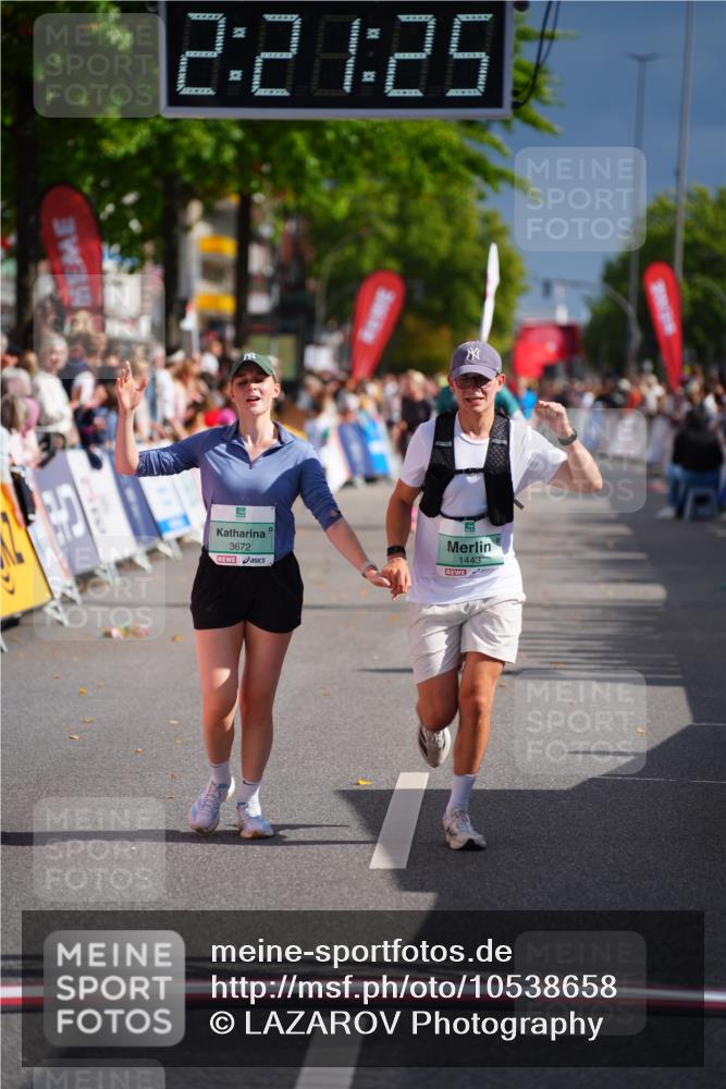 20.09.2026 - PSD Bank Halbmarathon LAZAROV Photography http://msf.ph/oto/10538658 20.09.2026 12:21:25 Ziel 1004, 1443, 2907, 3197, 3672 meine-sportfotos.de