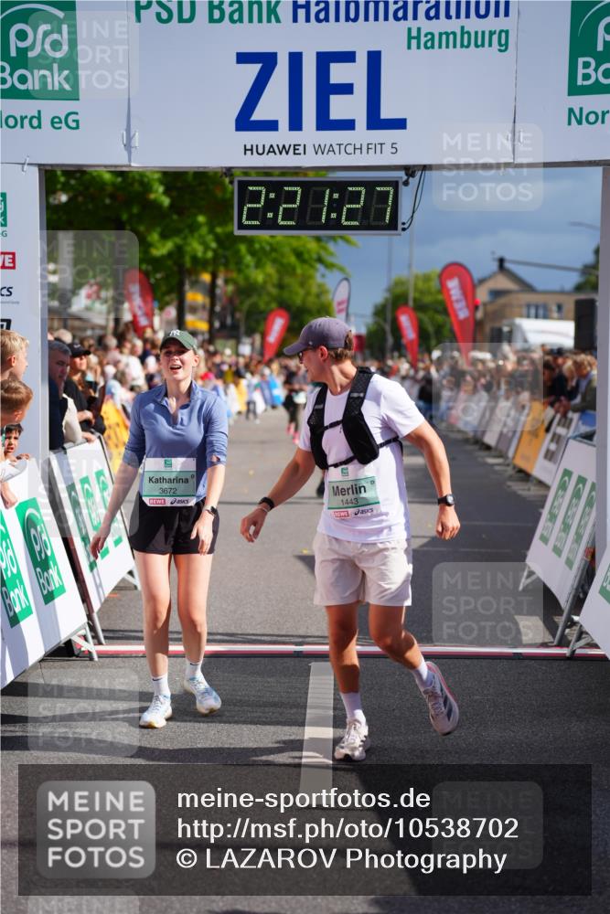 20.09.2026 - PSD Bank Halbmarathon LAZAROV Photography http://msf.ph/oto/10538702 20.09.2026 12:21:27 Ziel 1443, 1793, 3197, 3672 meine-sportfotos.de