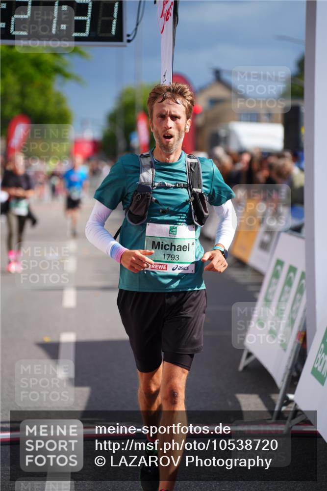 20.09.2026 - PSD Bank Halbmarathon LAZAROV Photography http://msf.ph/oto/10538720 20.09.2026 12:21:31 Ziel 1443, 1793, 3197, 3672 meine-sportfotos.de