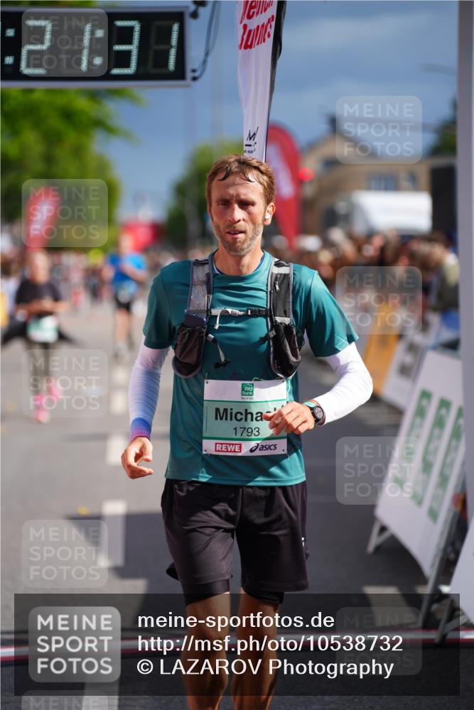 20.09.2026 - PSD Bank Halbmarathon LAZAROV Photography http://msf.ph/oto/10538732 20.09.2026 12:21:31 Ziel 1443, 1793, 3197, 3672 meine-sportfotos.de