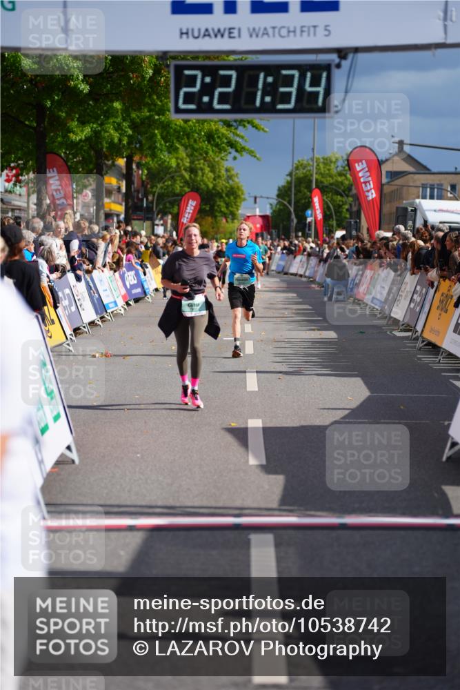20.09.2026 - PSD Bank Halbmarathon LAZAROV Photography http://msf.ph/oto/10538742 20.09.2026 12:21:33 Ziel 1203, 1443, 1793, 3672, 4205 meine-sportfotos.de