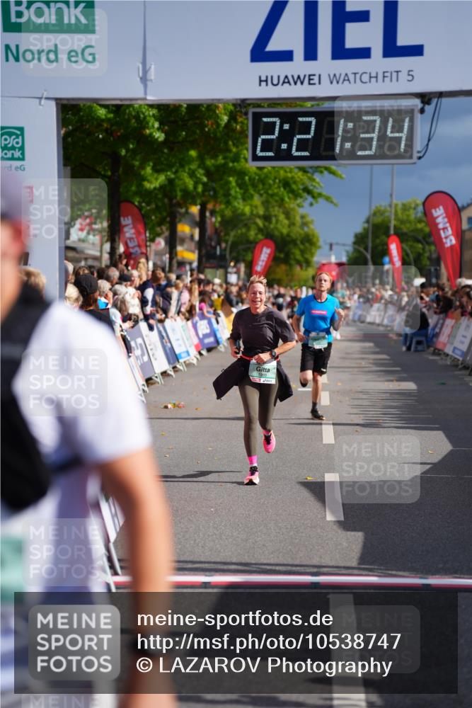 20.09.2026 - PSD Bank Halbmarathon LAZAROV Photography http://msf.ph/oto/10538747 20.09.2026 12:21:34 Ziel 1203, 1443, 1793, 3672, 4205 meine-sportfotos.de