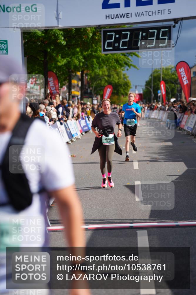 20.09.2026 - PSD Bank Halbmarathon LAZAROV Photography http://msf.ph/oto/10538761 20.09.2026 12:21:34 Ziel 1203, 1443, 1793, 3672, 4205 meine-sportfotos.de