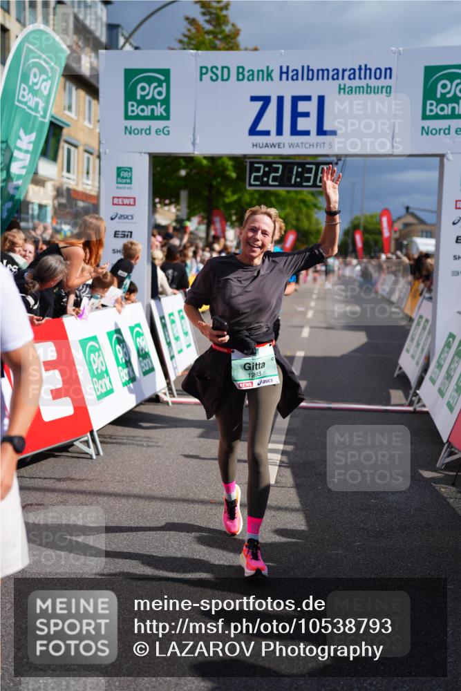 20.09.2026 - PSD Bank Halbmarathon LAZAROV Photography http://msf.ph/oto/10538793 20.09.2026 12:21:37 Ziel 1203, 1793, 4205 meine-sportfotos.de