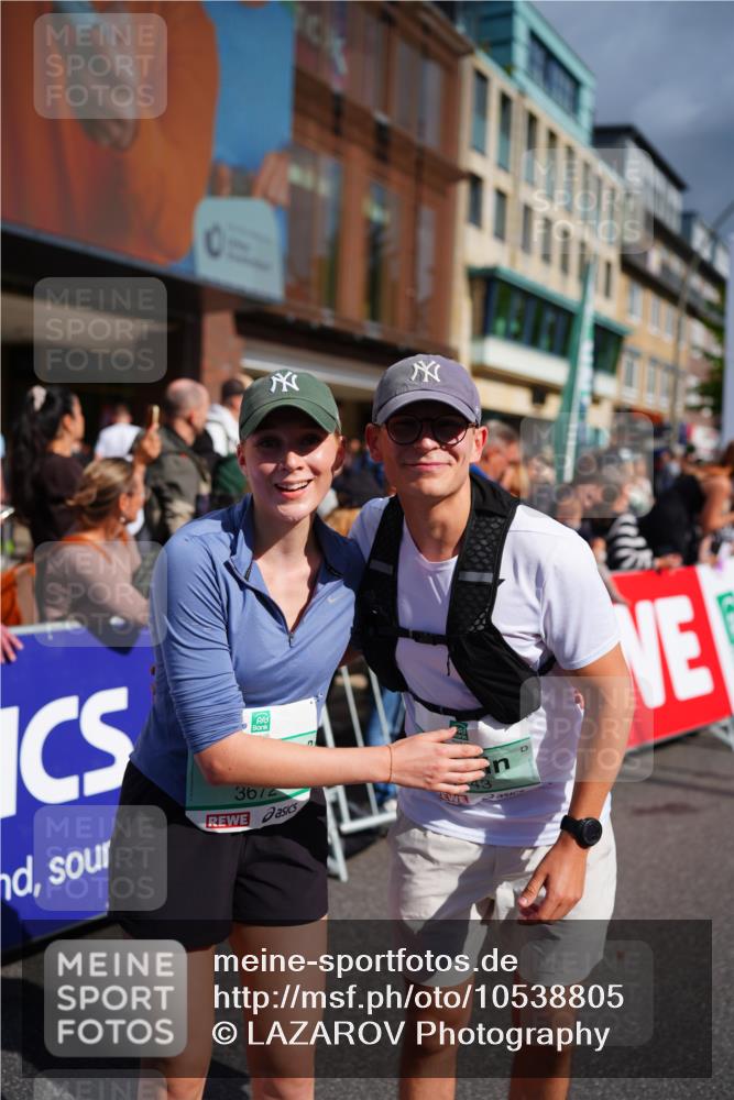 20.09.2026 - PSD Bank Halbmarathon LAZAROV Photography http://msf.ph/oto/10538805 20.09.2026 12:21:40 Ziel 1203, 4205 meine-sportfotos.de