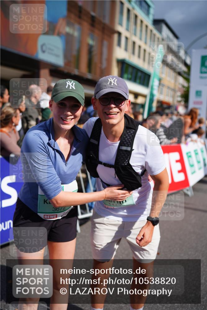 20.09.2026 - PSD Bank Halbmarathon LAZAROV Photography http://msf.ph/oto/10538820 20.09.2026 12:21:40 Ziel 1203, 4205 meine-sportfotos.de