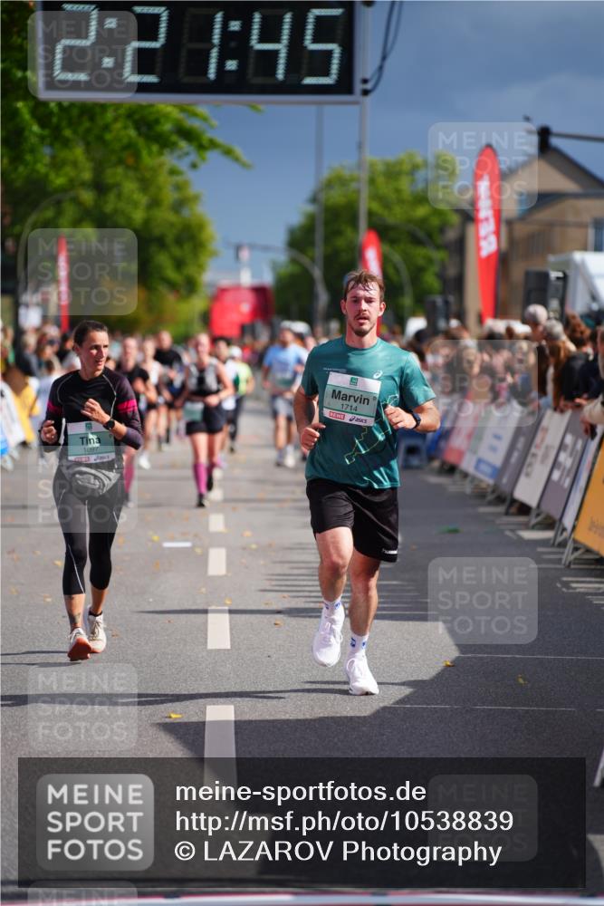 20.09.2026 - PSD Bank Halbmarathon LAZAROV Photography http://msf.ph/oto/10538839 20.09.2026 12:21:45 Ziel 1097, 1714, 4205 meine-sportfotos.de