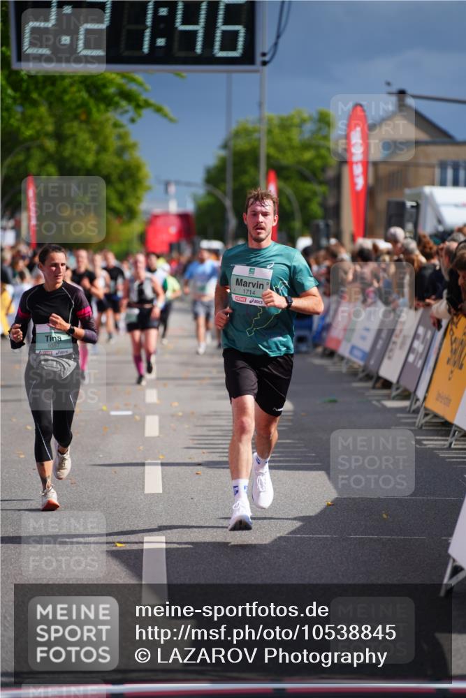 20.09.2026 - PSD Bank Halbmarathon LAZAROV Photography http://msf.ph/oto/10538845 20.09.2026 12:21:45 Ziel 1097, 1714, 4205 meine-sportfotos.de