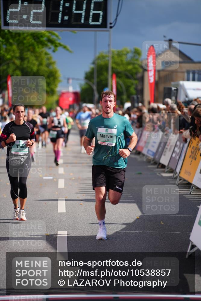 20.09.2026 - PSD Bank Halbmarathon LAZAROV Photography http://msf.ph/oto/10538857 20.09.2026 12:21:45 Ziel 1097, 1714, 4205 meine-sportfotos.de