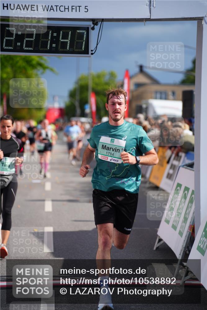 20.09.2026 - PSD Bank Halbmarathon LAZAROV Photography http://msf.ph/oto/10538892 20.09.2026 12:21:47 Ziel 1041, 1097, 1714 meine-sportfotos.de