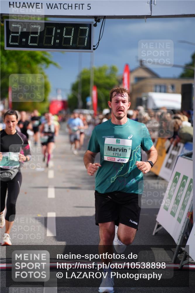 20.09.2026 - PSD Bank Halbmarathon LAZAROV Photography http://msf.ph/oto/10538898 20.09.2026 12:21:47 Ziel 1041, 1097, 1714 meine-sportfotos.de