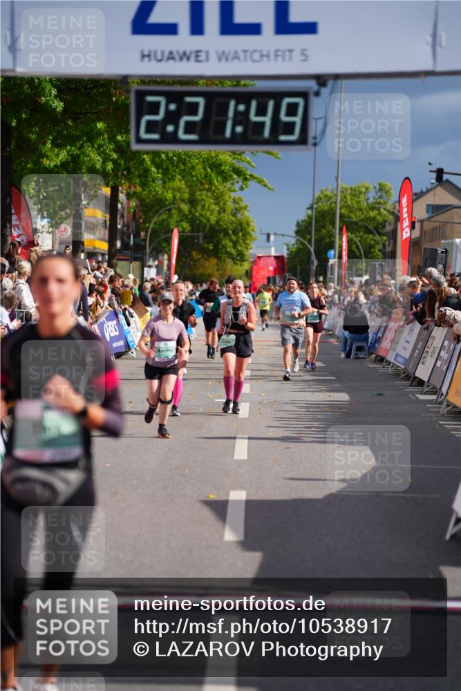 20.09.2026 - PSD Bank Halbmarathon LAZAROV Photography http://msf.ph/oto/10538917 20.09.2026 12:21:48 Ziel 1041, 1097, 1714 meine-sportfotos.de