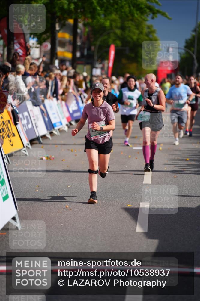 20.09.2026 - PSD Bank Halbmarathon LAZAROV Photography http://msf.ph/oto/10538937 20.09.2026 12:21:50 Ziel 1041, 1097, 1659, 1714, 2419 meine-sportfotos.de