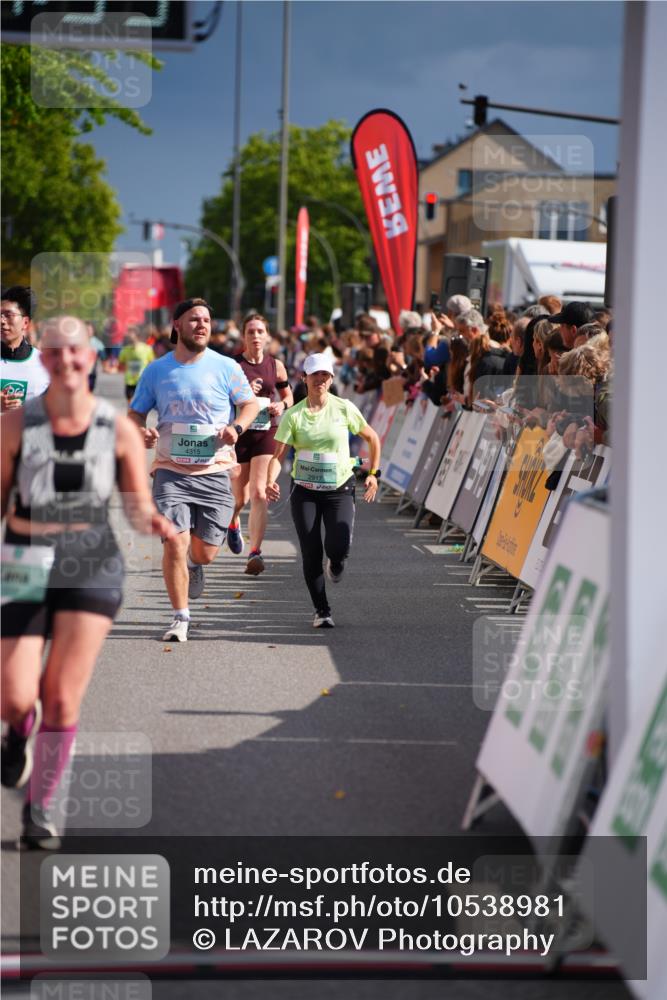 20.09.2026 - PSD Bank Halbmarathon LAZAROV Photography http://msf.ph/oto/10538981 20.09.2026 12:21:52 Ziel 1041, 1097, 1659, 1714, 2419, 2917, 4303, 4310, 4315 meine-sportfotos.de