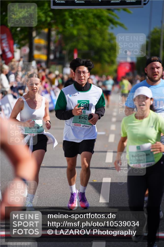 20.09.2026 - PSD Bank Halbmarathon LAZAROV Photography http://msf.ph/oto/10539034 20.09.2026 12:21:55 Ziel 1041, 1097, 1659, 2060, 2419, 2917, 4303, 4310, 4315 meine-sportfotos.de