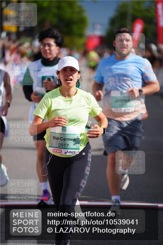 20.09.2026 - PSD Bank Halbmarathon LAZAROV Photography http://msf.ph/oto/10539041 20.09.2026 12:21:56 Ziel 1041, 1097, 1659, 2060, 2235, 2419, 2917, 4303, 4310, 4315 meine-sportfotos.de