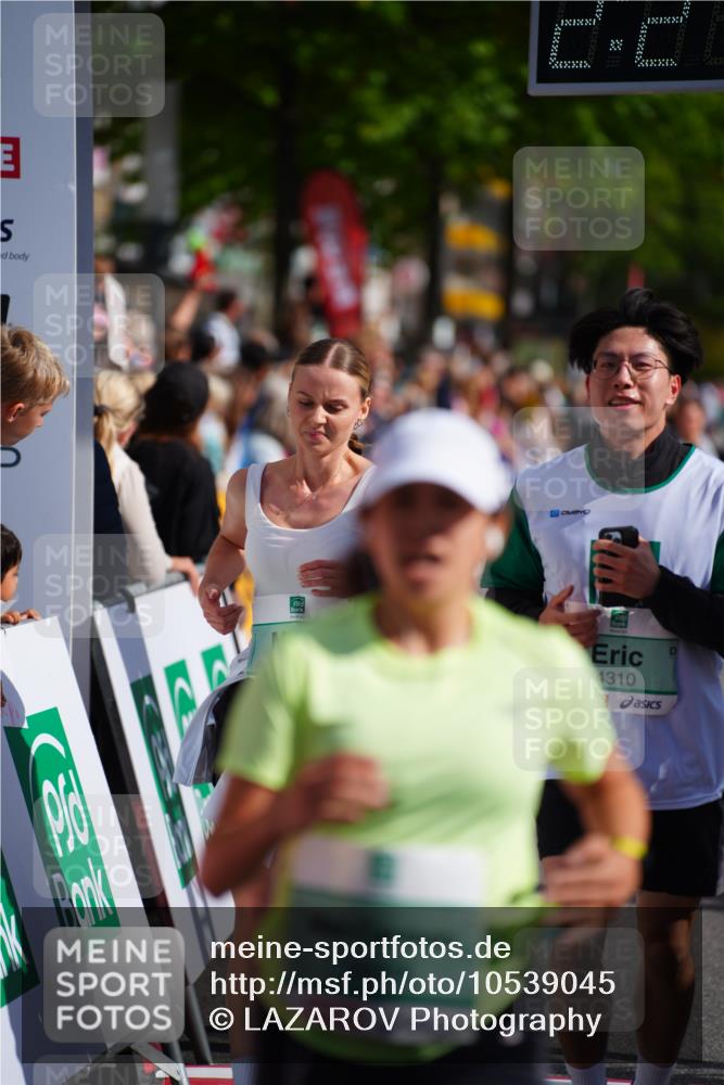 20.09.2026 - PSD Bank Halbmarathon LAZAROV Photography http://msf.ph/oto/10539045 20.09.2026 12:21:56 Ziel 1041, 1097, 1659, 2060, 2235, 2419, 2917, 4303, 4310, 4315 meine-sportfotos.de