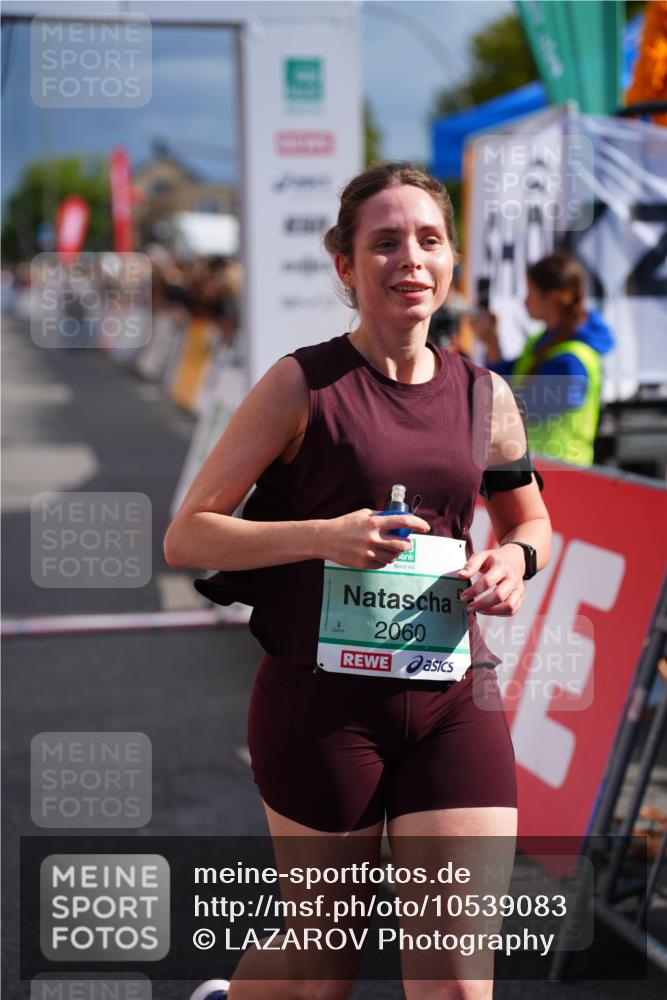 20.09.2026 - PSD Bank Halbmarathon LAZAROV Photography http://msf.ph/oto/10539083 20.09.2026 12:21:59 Ziel 1041, 1659, 2060, 2235, 2419, 2917, 4303, 4310, 4315 meine-sportfotos.de