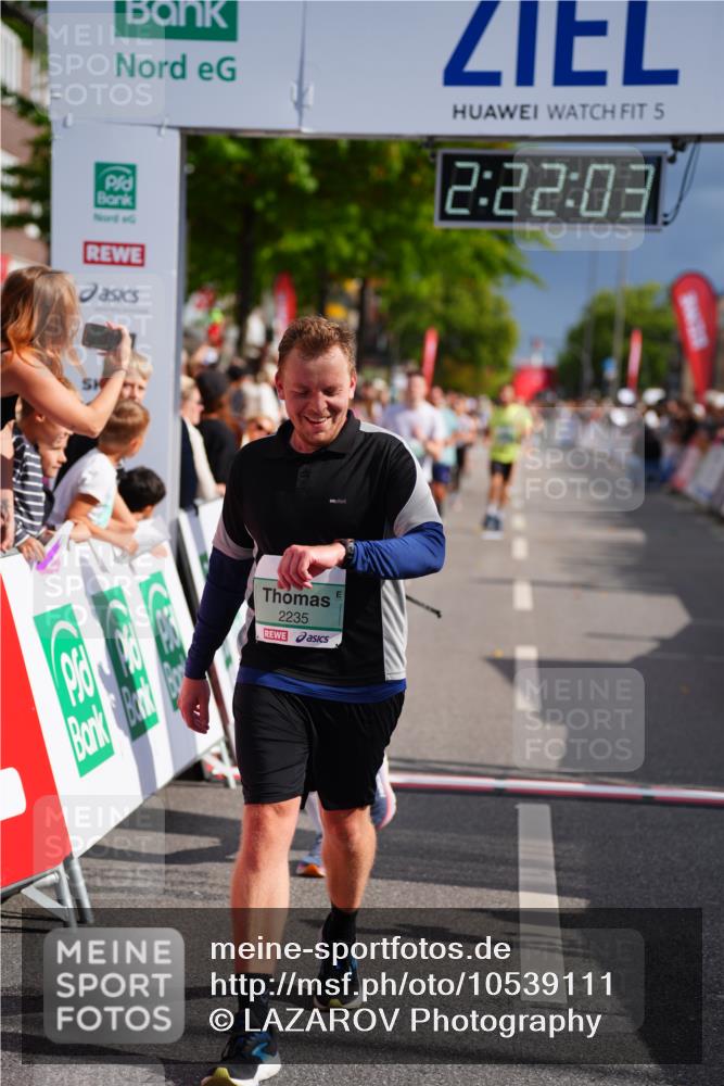 20.09.2026 - PSD Bank Halbmarathon LAZAROV Photography http://msf.ph/oto/10539111 20.09.2026 12:22:03 Ziel 2060, 2235, 2917, 3741, 4303, 4310, 4315 meine-sportfotos.de