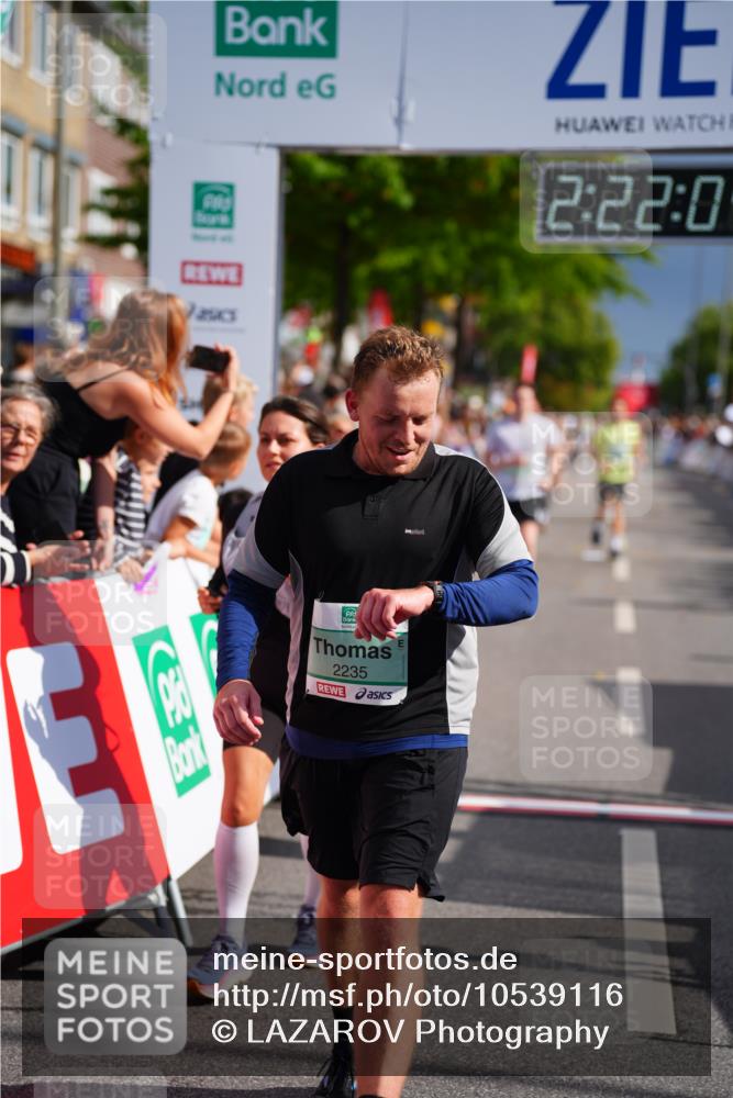 20.09.2026 - PSD Bank Halbmarathon LAZAROV Photography http://msf.ph/oto/10539116 20.09.2026 12:22:03 Ziel 2060, 2235, 2917, 3741, 4303, 4310, 4315 meine-sportfotos.de