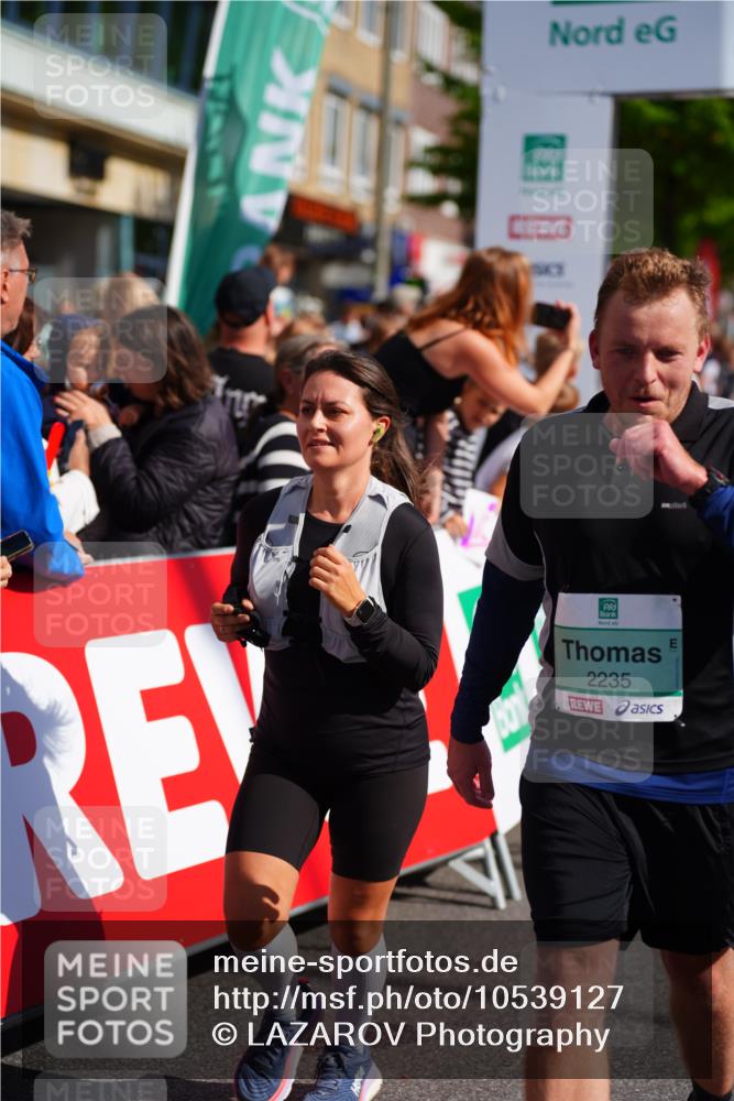 20.09.2026 - PSD Bank Halbmarathon LAZAROV Photography http://msf.ph/oto/10539127 20.09.2026 12:22:04 Ziel 2060, 2235, 2770, 3741, 4303, 4310, 4315 meine-sportfotos.de