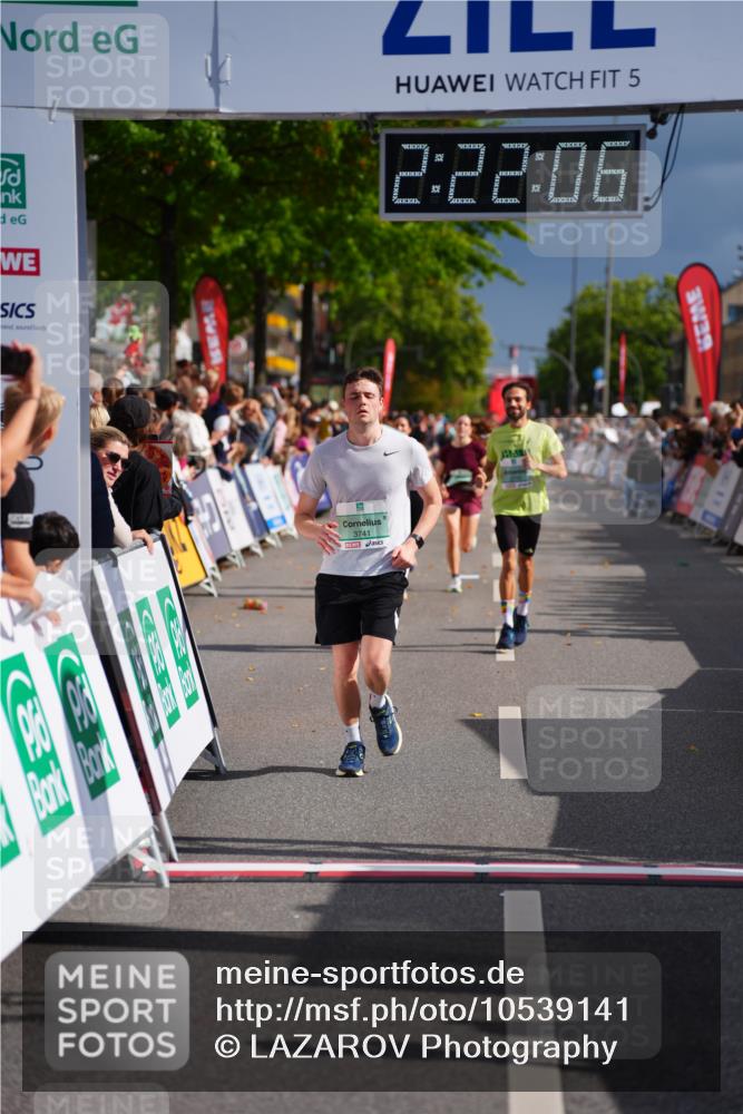 20.09.2026 - PSD Bank Halbmarathon LAZAROV Photography http://msf.ph/oto/10539141 20.09.2026 12:22:06 Ziel 1773, 2235, 2770, 3014, 3741, 4413 meine-sportfotos.de