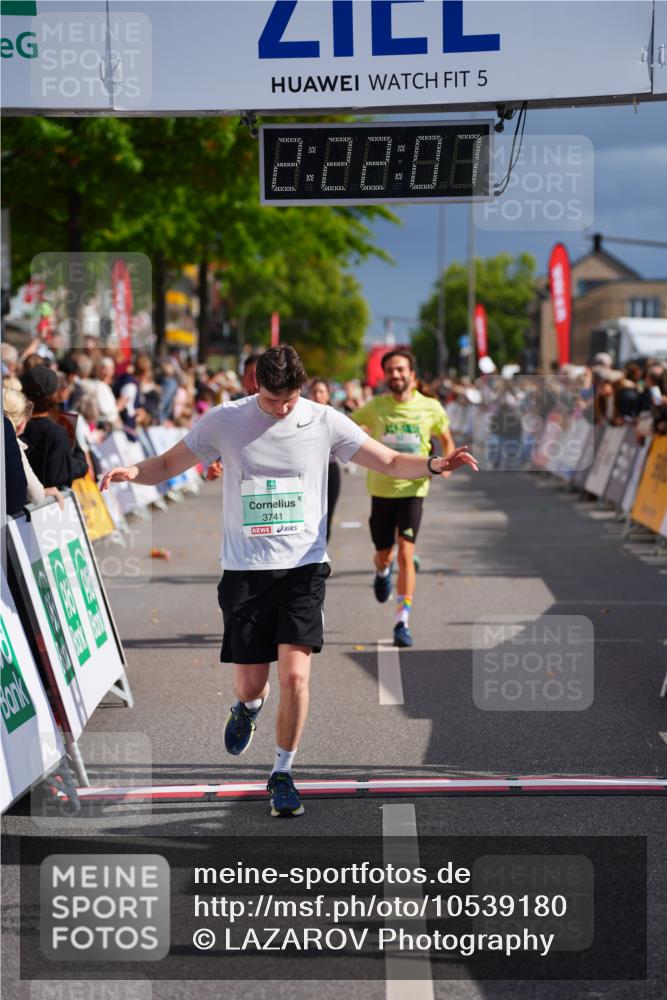 20.09.2026 - PSD Bank Halbmarathon LAZAROV Photography http://msf.ph/oto/10539180 20.09.2026 12:22:07 Ziel 1773, 2235, 2770, 3014, 3741, 4413 meine-sportfotos.de
