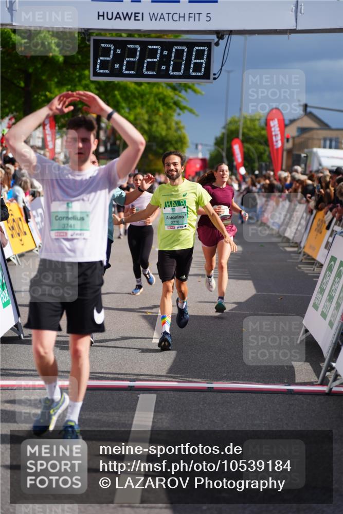 20.09.2026 - PSD Bank Halbmarathon LAZAROV Photography http://msf.ph/oto/10539184 20.09.2026 12:22:08 Ziel 1773, 2235, 2770, 3014, 3741, 4413 meine-sportfotos.de