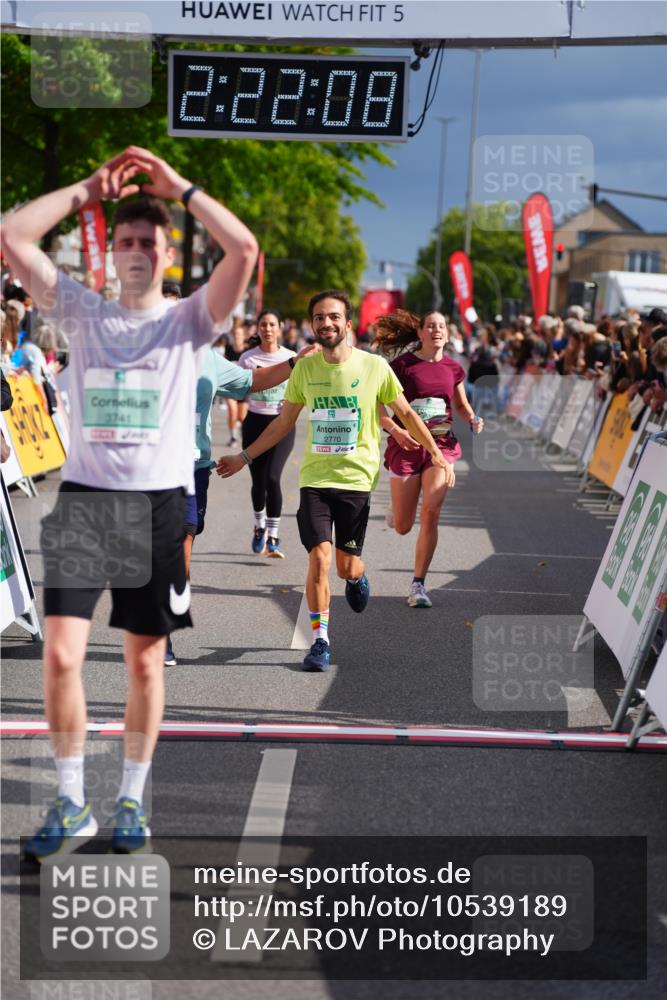 20.09.2026 - PSD Bank Halbmarathon LAZAROV Photography http://msf.ph/oto/10539189 20.09.2026 12:22:08 Ziel 1773, 2235, 2770, 3014, 3741, 4413 meine-sportfotos.de