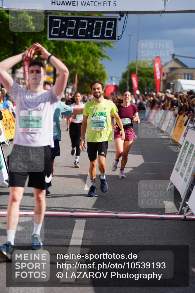 20.09.2026 - PSD Bank Halbmarathon LAZAROV Photography http://msf.ph/oto/10539193 20.09.2026 12:22:08 Ziel 1773, 2235, 2770, 3014, 3741, 4413 meine-sportfotos.de