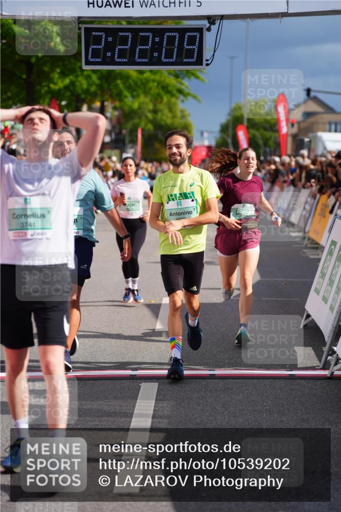 20.09.2026 - PSD Bank Halbmarathon LAZAROV Photography http://msf.ph/oto/10539202 20.09.2026 12:22:09 Ziel 1773, 2770, 3014, 3741, 4413 meine-sportfotos.de