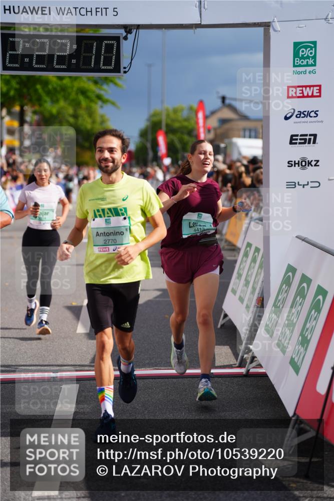 20.09.2026 - PSD Bank Halbmarathon LAZAROV Photography http://msf.ph/oto/10539220 20.09.2026 12:22:09 Ziel 1773, 2770, 3014, 3741, 4413 meine-sportfotos.de