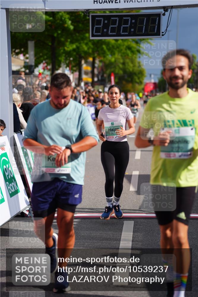 20.09.2026 - PSD Bank Halbmarathon LAZAROV Photography http://msf.ph/oto/10539237 20.09.2026 12:22:10 Ziel 1773, 2770, 3014, 3741, 4413 meine-sportfotos.de