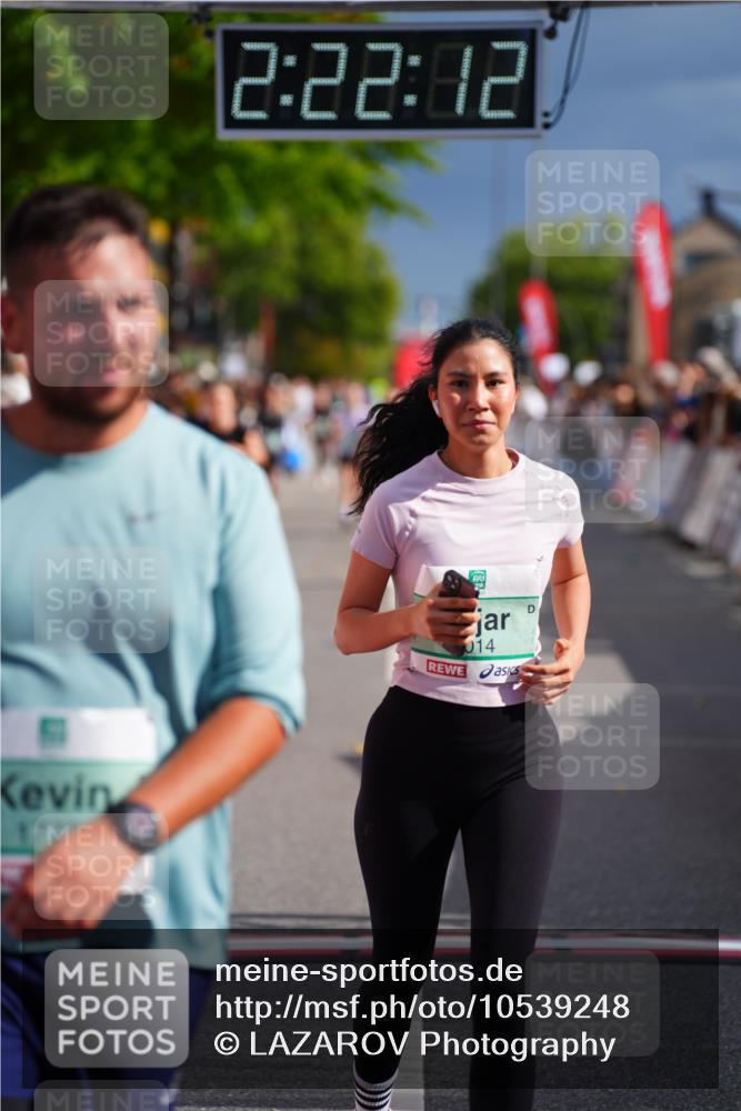 20.09.2026 - PSD Bank Halbmarathon LAZAROV Photography http://msf.ph/oto/10539248 20.09.2026 12:22:11 Ziel 1773, 2770, 3014, 3741, 4413 meine-sportfotos.de