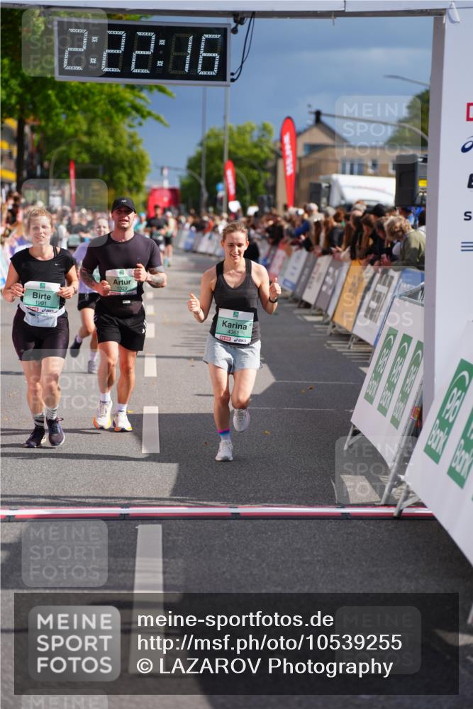 20.09.2026 - PSD Bank Halbmarathon LAZAROV Photography http://msf.ph/oto/10539255 20.09.2026 12:22:16 Ziel 1329, 1773, 1991, 2770, 3014, 3560, 4361, 4413 meine-sportfotos.de