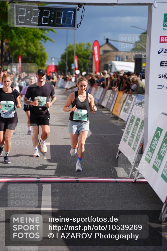 20.09.2026 - PSD Bank Halbmarathon LAZAROV Photography http://msf.ph/oto/10539269 20.09.2026 12:22:16 Ziel 1329, 1773, 1991, 2770, 3014, 3560, 4361, 4413 meine-sportfotos.de