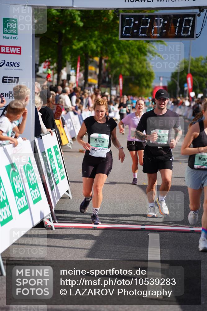 20.09.2026 - PSD Bank Halbmarathon LAZAROV Photography http://msf.ph/oto/10539283 20.09.2026 12:22:17 Ziel 1329, 1773, 1991, 3014, 3560, 4361, 4413 meine-sportfotos.de