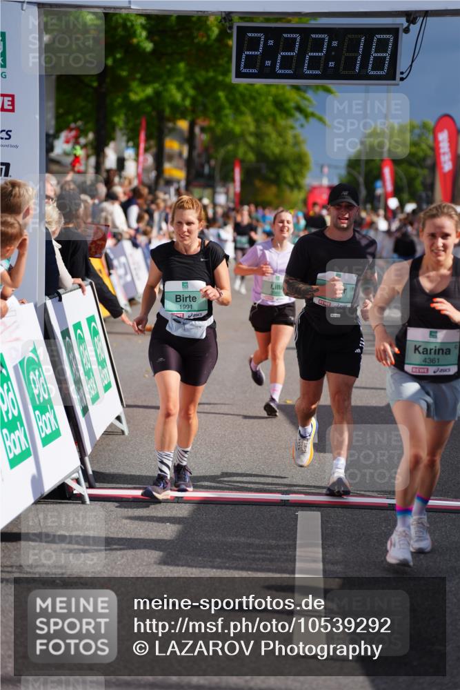 20.09.2026 - PSD Bank Halbmarathon LAZAROV Photography http://msf.ph/oto/10539292 20.09.2026 12:22:17 Ziel 1329, 1773, 1991, 3014, 3560, 4361, 4413 meine-sportfotos.de