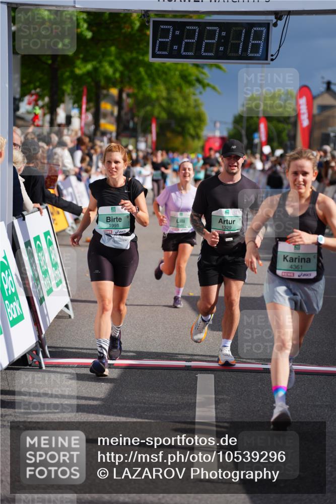 20.09.2026 - PSD Bank Halbmarathon LAZAROV Photography http://msf.ph/oto/10539296 20.09.2026 12:22:17 Ziel 1329, 1773, 1991, 3014, 3560, 4361, 4413 meine-sportfotos.de