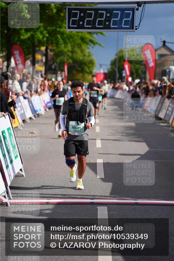 20.09.2026 - PSD Bank Halbmarathon LAZAROV Photography http://msf.ph/oto/10539349 20.09.2026 12:22:21 Ziel 1329, 1825, 1991, 3560, 4337, 4361 meine-sportfotos.de